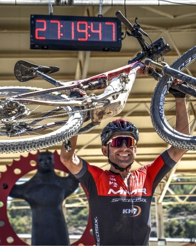 Os acordáis de esta burrada de @josepbetalu .
Dos vueltas al Gigante en 27 horas 19 minutos.
LEYENDA

#gigantedepiedra #gigantesmall #nopainnogain #mtb #xcm #mountainbiking #btt #gravel #ucixcm #ucixcm20245 #ucixcmseries #eldeporteviveaquí